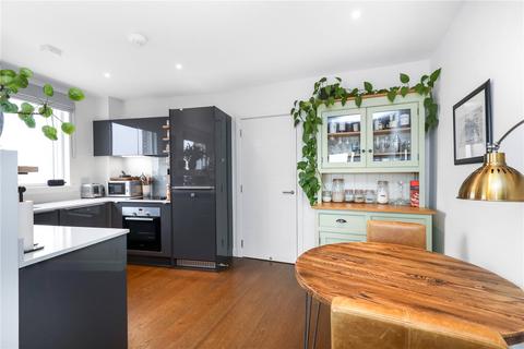 17, Relph Court Kenneth Way, Ealing, London, W5 2TS