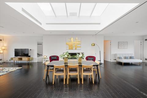 2 bedroom penthouse for sale, Market Place, Fitzrovia, W1W.