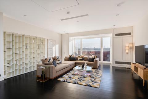 2 bedroom penthouse for sale, Market Place, Fitzrovia, W1W.
