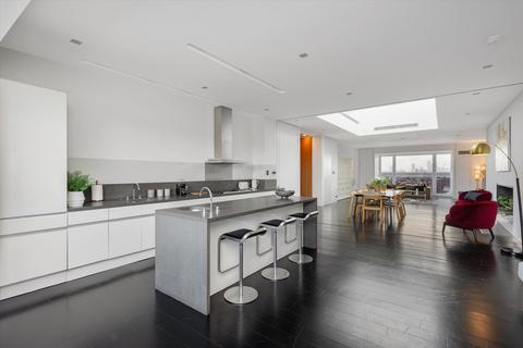 2 bedroom penthouse for sale, Market Place, Fitzrovia, W1W.