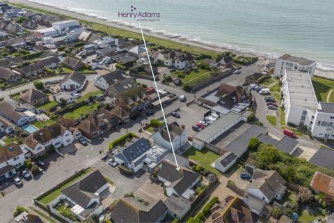 Watersedge Gardens, West Wittering, PO20