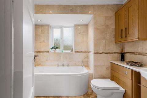 4 bedroom detached house for sale, Carlton Tye, Horley, Surrey, RH6