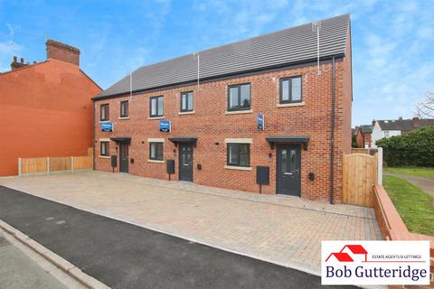 3 bedroom townhouse for sale, Heath Street, Newcastle, Staffs
