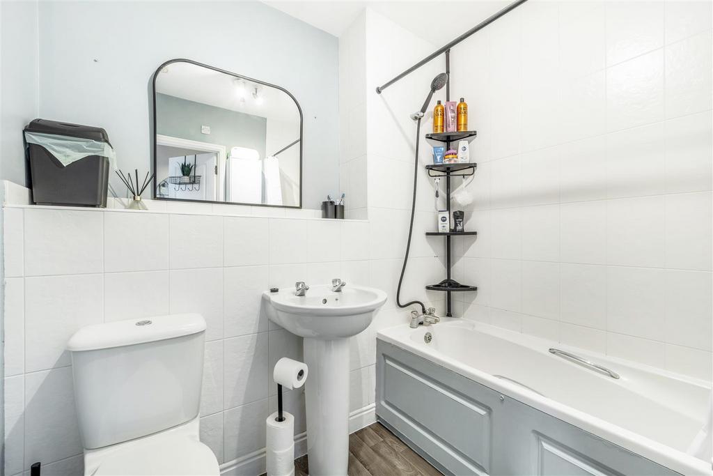 Flat 34, Freiston Terrace (Boston)-6.jpg