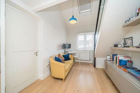 12 Harewood Road, Isleworth, TW7 5HB