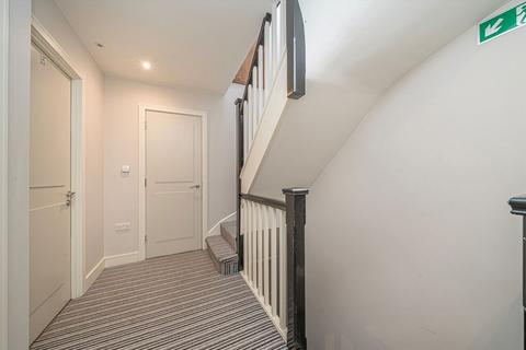 12 Harewood Road, Isleworth, TW7 5HB