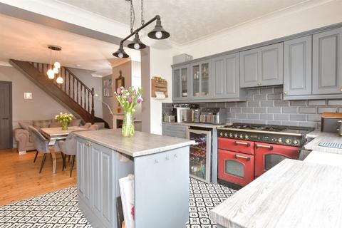 4 Button Street, Swanley, BR8 8DY