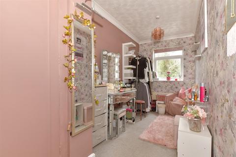 4 Button Street, Swanley, BR8 8DY