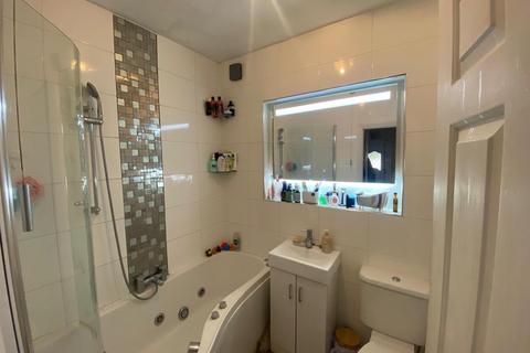 6 Lawrence Hill, London, E4 7SN
