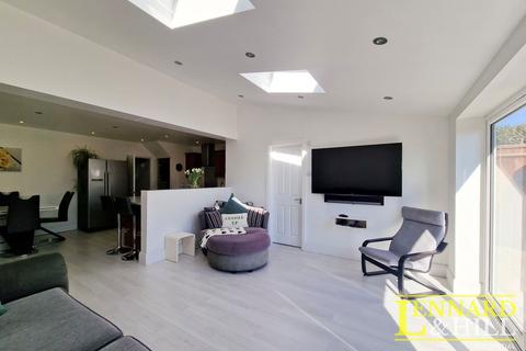 24 Lucas Road, Grays, RM17 5AJ