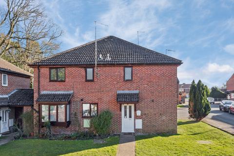 151 Langtons Meadow, Farnham Common, Slough, SL2 3NT