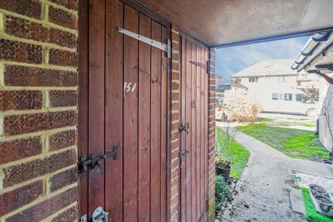 151 Langtons Meadow, Farnham Common, Slough, SL2 3NT