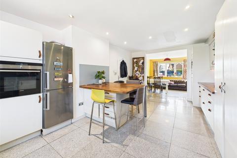 4 Cherry Orchard, Staverton, Cheltenham, GL51 0TR