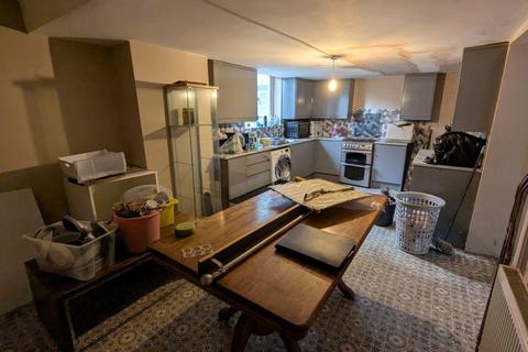 4 bedroom detached house for sale, 1, Moorside Lane Bradford, BD3 8DE