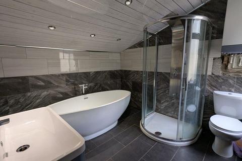 4 bedroom detached house for sale, 1, Moorside Lane Bradford, BD3 8DE