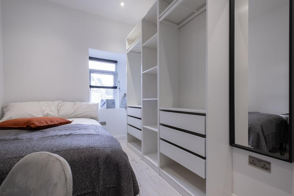 HR-Bedroom-03-001
