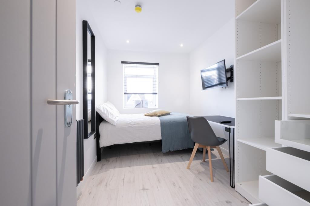 HR-Bedroom-06-001