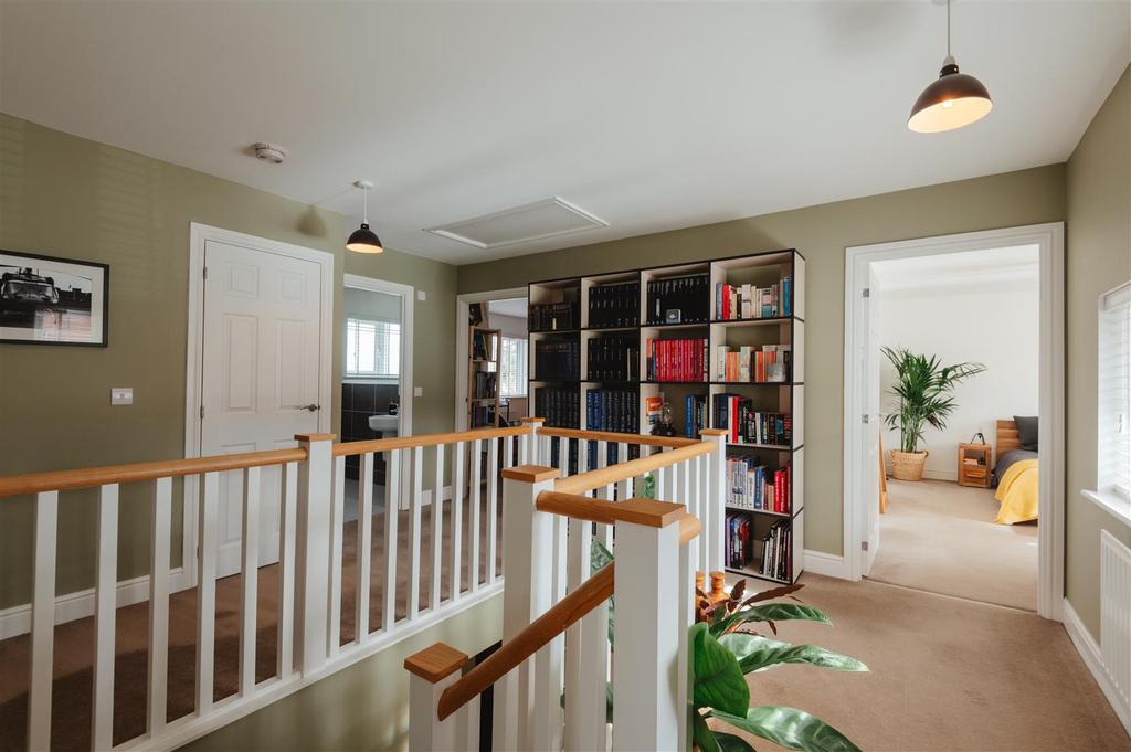 4 Clocherlee Place-19.jpg