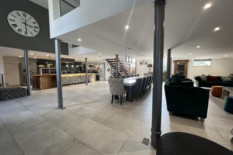 undefined, Ffordd Crawia, Llanrug nr Caernarfon, Gwynedd, LL55