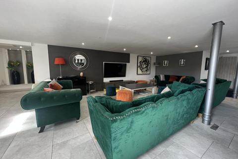 undefined, Ffordd Crawia, Llanrug nr Caernarfon, Gwynedd, LL55