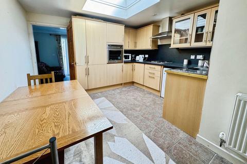 5 bedroom bungalow for sale, Tan Alltran Close, Holyhead, Anglesey, LL65