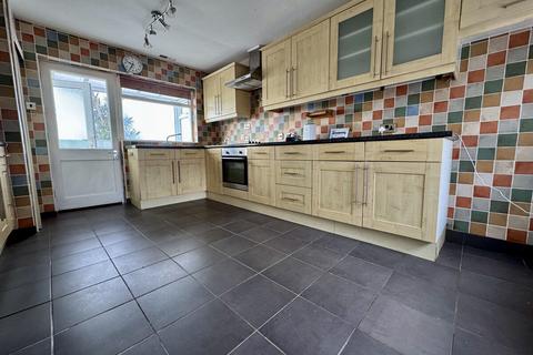 3 bedroom semi-detached bungalow for sale, Newlands Park Estate, Valley, LL65