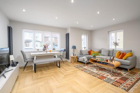 undefined, Annett Road, Walton-on-Thames, KT12
