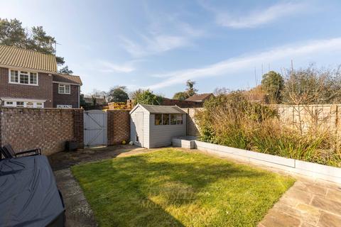 4 bedroom semi-detached house for sale, Pinetrees Close, Crawley RH10