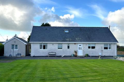 undefined, Cerrigceinwen, Bodorgan, Anglesey, LL62