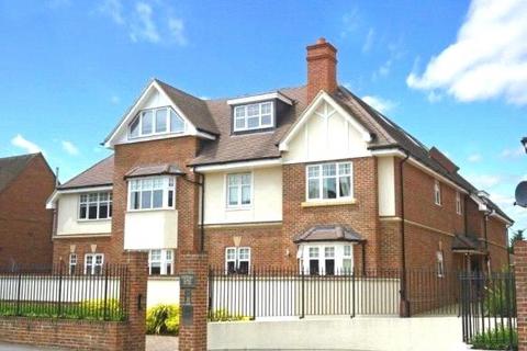 2 bedroom apartment to rent, Shoppenhangers Road, Maidenhead, Berkshire, SL6