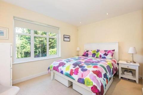 2 bedroom apartment to rent, Shoppenhangers Road, Maidenhead, Berkshire, SL6