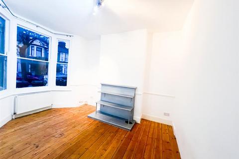 4 bedroom terraced house to rent, Sunnyside Road, London, E10