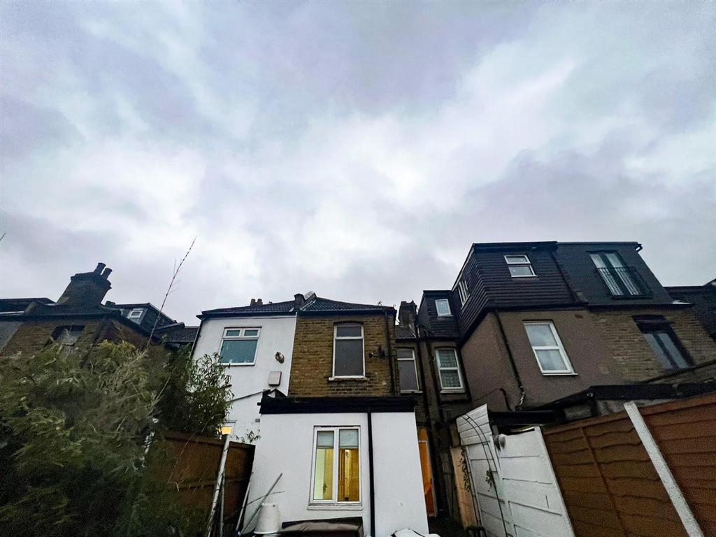 Sunnyside Rd E10