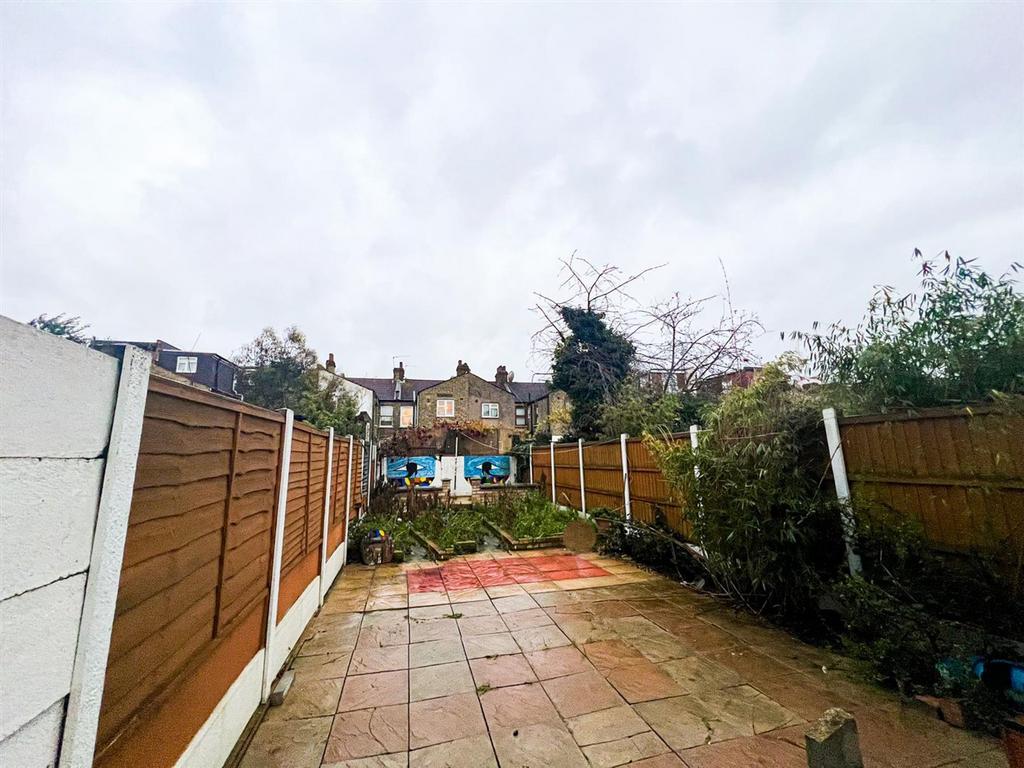 Sunnyside Rd E10