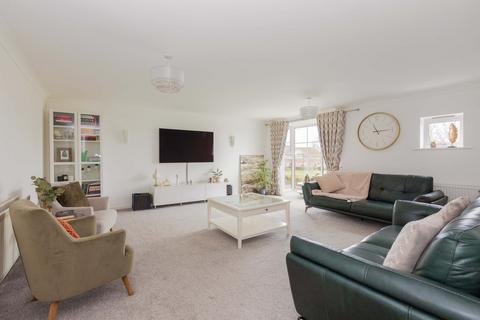 33 Grasholm Way, Slough, SL3 8WE