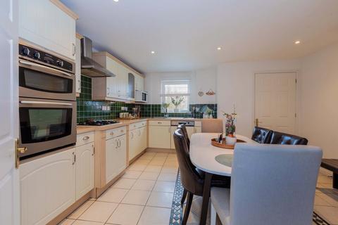 33 Grasholm Way, Slough, SL3 8WE