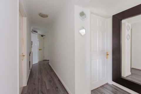 33 Grasholm Way, Slough, SL3 8WE