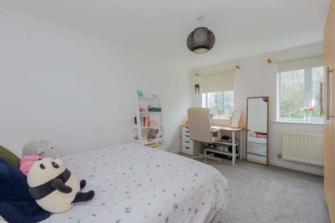 33 Grasholm Way, Slough, SL3 8WE