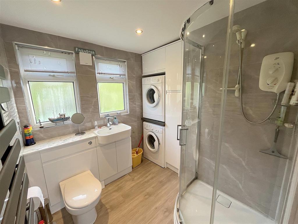 Shower Room.jpg