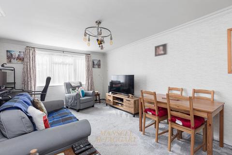 7 Barn Close, Pease Pottage, Crawley, RH11 9AN