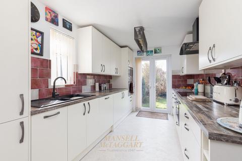 7 Barn Close, Pease Pottage, Crawley, RH11 9AN