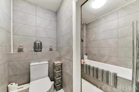7 bedroom semi-detached house for sale, Archway Road, Highgate