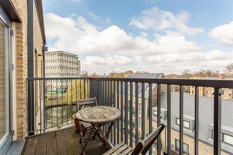 1 bedroom flat for sale, Stoneway Walk, Victoria Park, E3