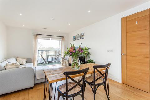 1 bedroom flat for sale, Stoneway Walk, Victoria Park, E3