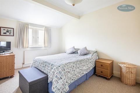 2 Towngate Grove, Worrall, Sheffield, S35 0BE
