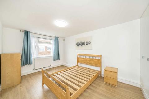 33 Beechcroft Close, London, SW16 2EW