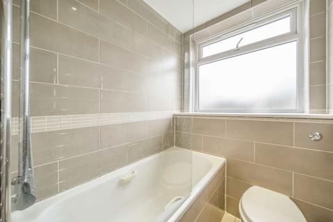 33 Beechcroft Close, London, SW16 2EW