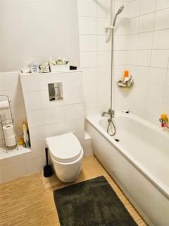 3, Dutton House Southmere Drive, London, SE2 9AE