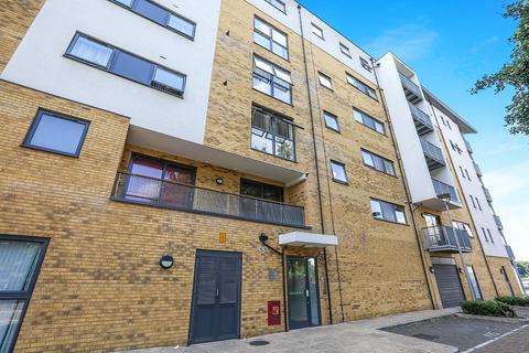 Southmere Drive, London SE2