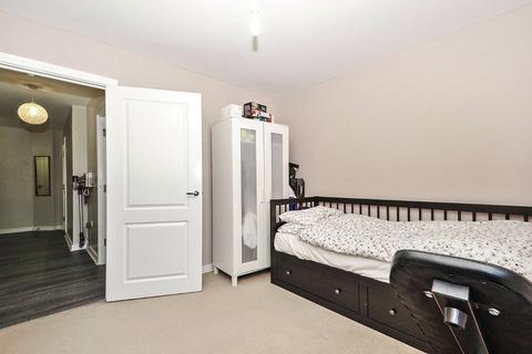 3, Dutton House Southmere Drive, London, SE2 9AE